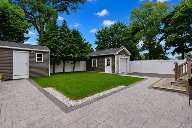 11 Chichester Rd, Huntington Station, NY 11746