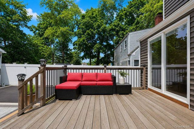 11 Chichester Rd, Huntington Station, NY 11746