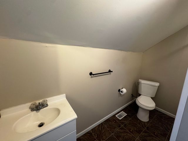 1041 E Highway 330, Schererville, IN 46375