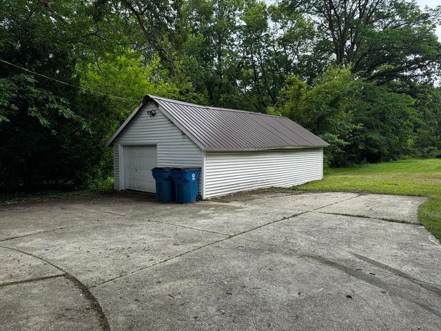 1041 E Highway 330, Schererville, IN 46375