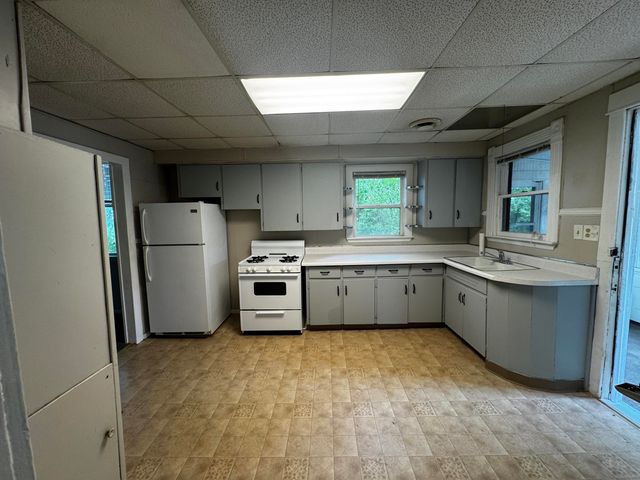 1041 E Highway 330, Schererville, IN 46375