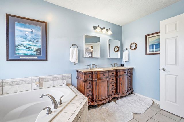 46461 Tucker Street NE, Cambridge, MN 55008