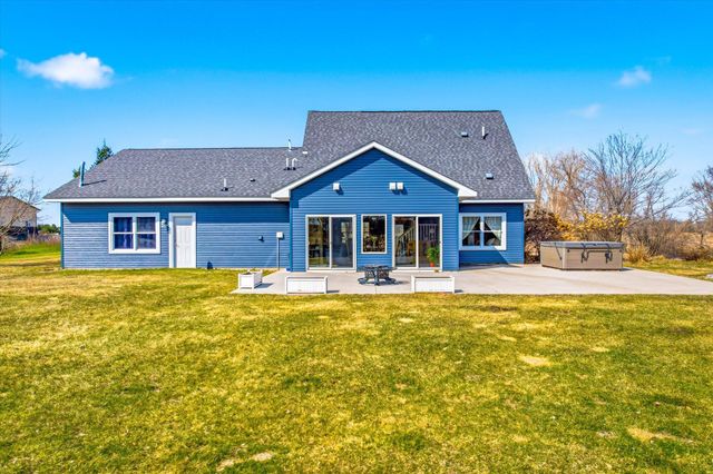 46461 Tucker Street NE, Cambridge, MN 55008