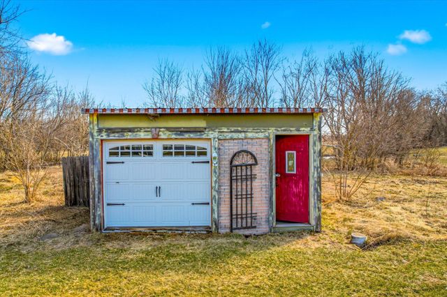 46461 Tucker Street NE, Cambridge, MN 55008