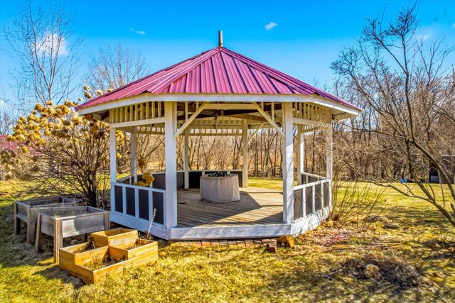 46461 Tucker Street NE, Cambridge, MN 55008