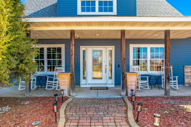 46461 Tucker Street NE, Cambridge, MN 55008