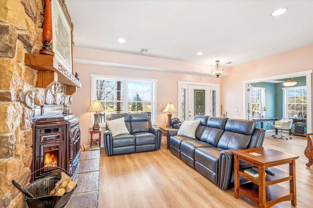46461 Tucker Street NE, Cambridge, MN 55008