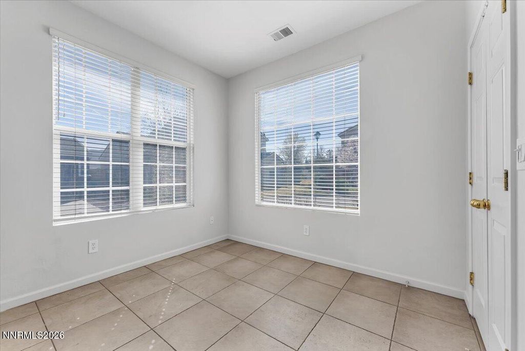 Image 10 of property listing at 10543 Iron Point Circle, Reno, NV 89521