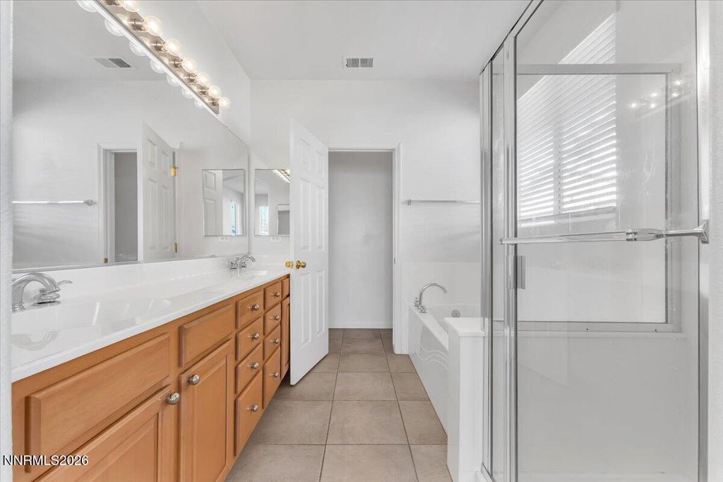 Image 13 of property listing at 10543 Iron Point Circle, Reno, NV 89521