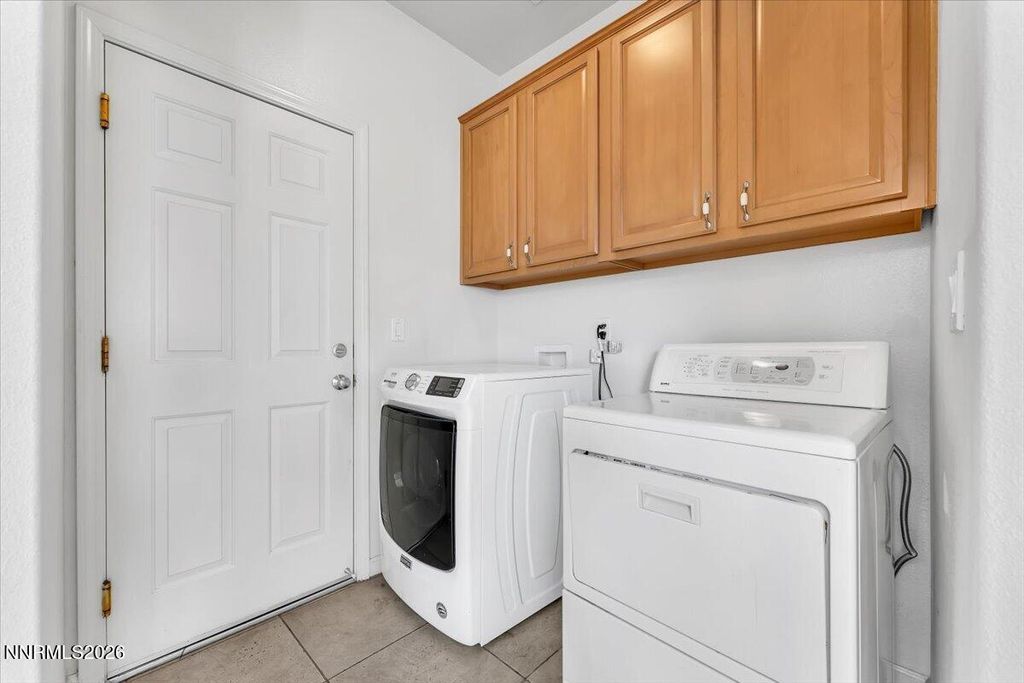 Image 19 of property listing at 10543 Iron Point Circle, Reno, NV 89521