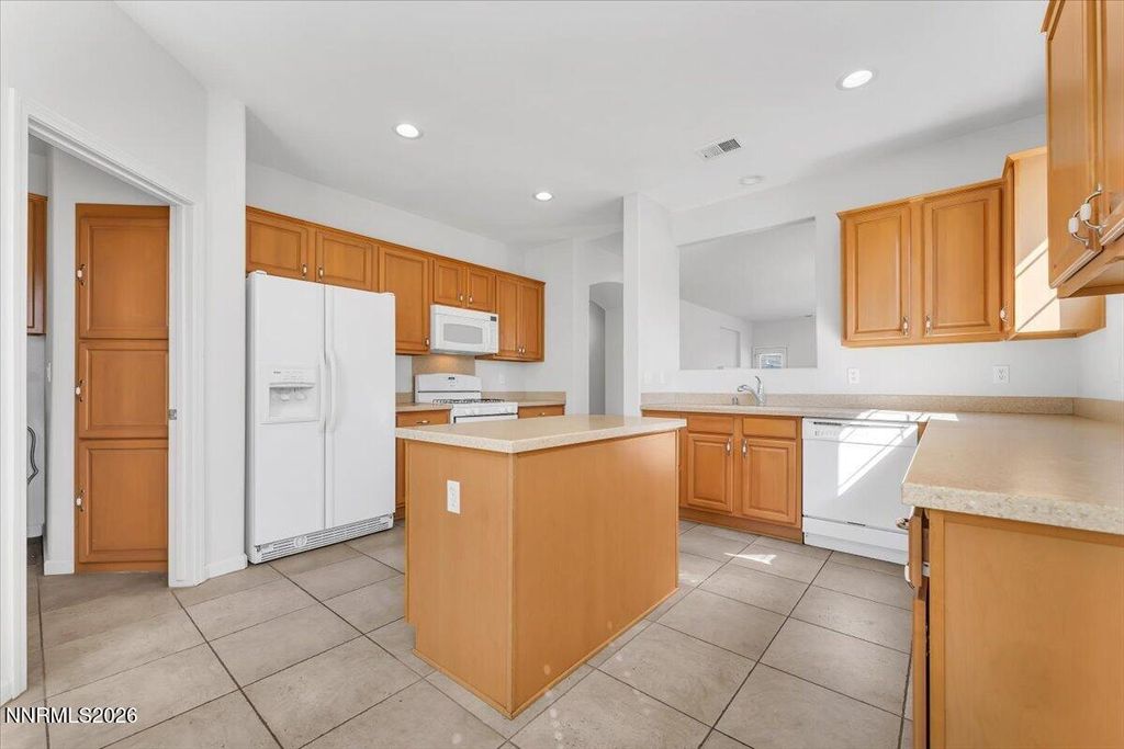 Image 9 of property listing at 10543 Iron Point Circle, Reno, NV 89521