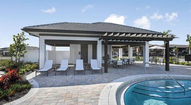 15690 Genova DR, Naples, FL 34114