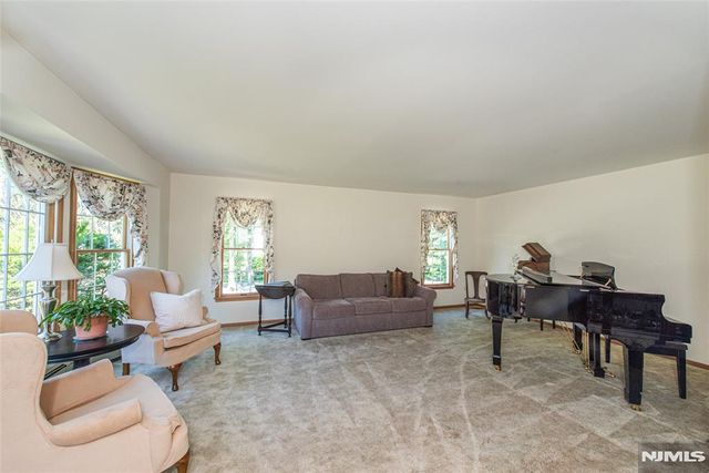2 Baron Road, West Milford, NJ 07480