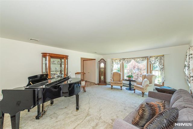 2 Baron Road, West Milford, NJ 07480