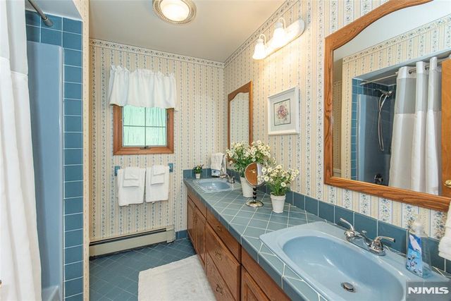 2 Baron Road, West Milford, NJ 07480