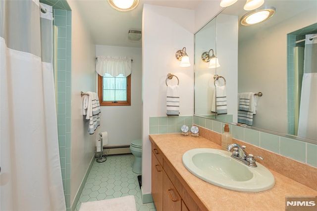 2 Baron Road, West Milford, NJ 07480