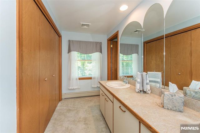 2 Baron Road, West Milford, NJ 07480