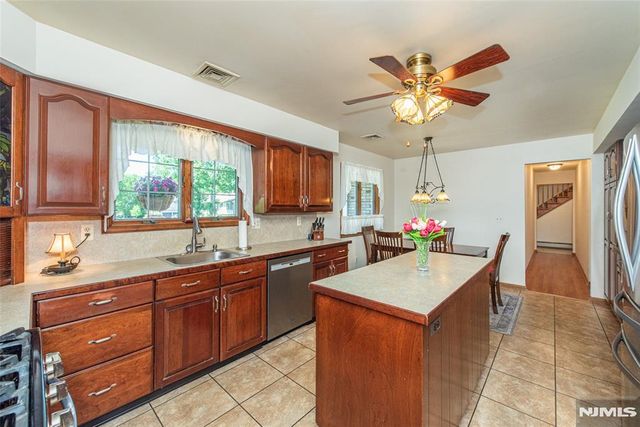 2 Baron Road, West Milford, NJ 07480