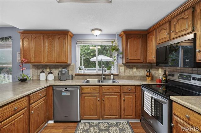 1457 Greenfield Crossing Court, Ballwin, MO 63021