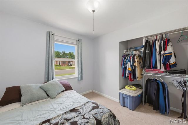 3242 Ipswich Lane, St Charles, MO 63301