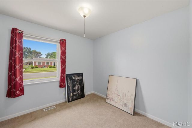 3242 Ipswich Lane, St Charles, MO 63301