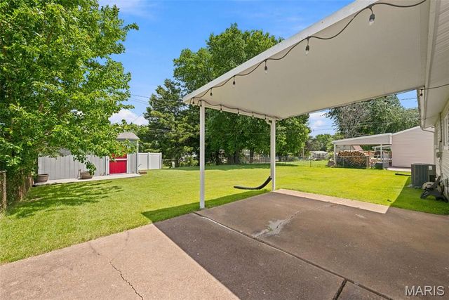 3242 Ipswich Lane, St Charles, MO 63301