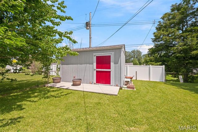 3242 Ipswich Lane, St Charles, MO 63301