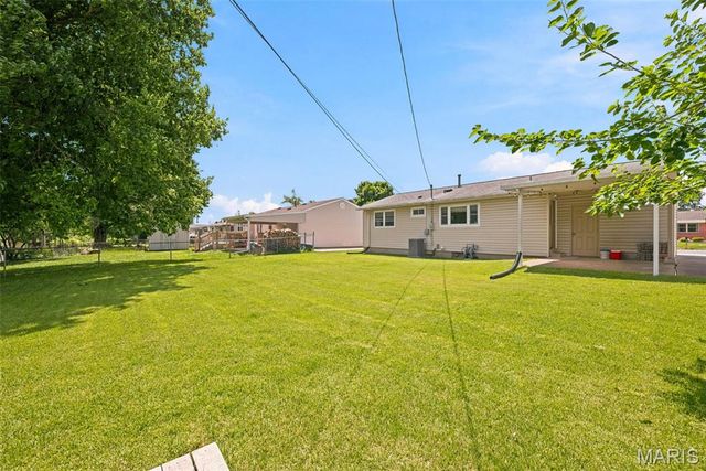 3242 Ipswich Lane, St Charles, MO 63301