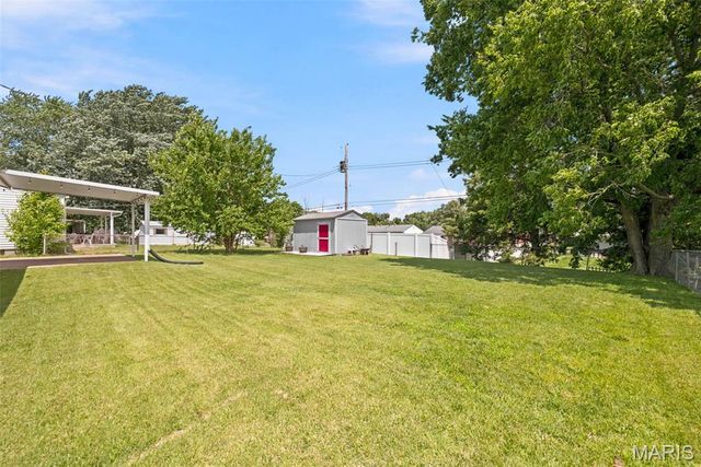 3242 Ipswich Lane, St Charles, MO 63301