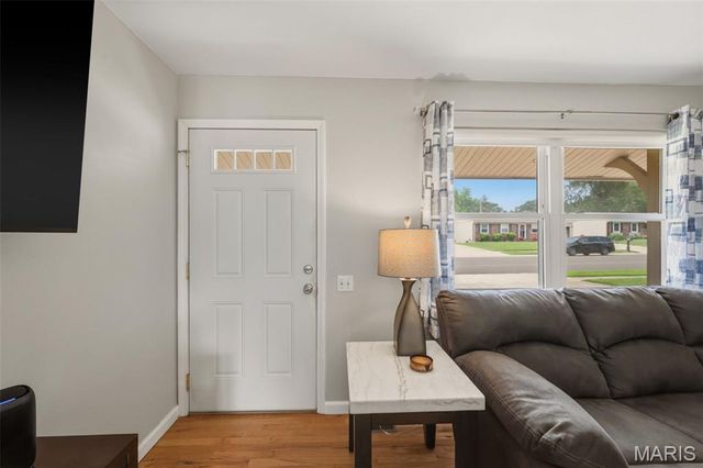 3242 Ipswich Lane, St Charles, MO 63301