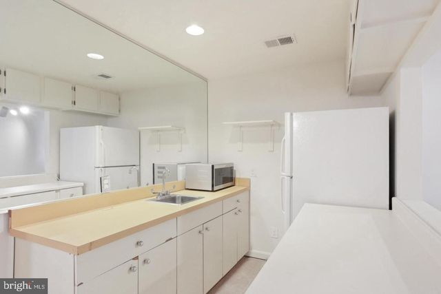 1454 N QUINN ST, Arlington, VA 22209