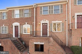 1454 N QUINN ST, Arlington, VA 22209