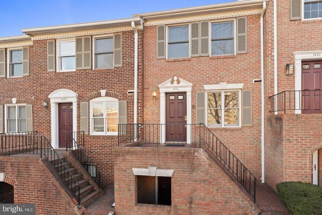 1454 N QUINN ST, Arlington, VA 22209