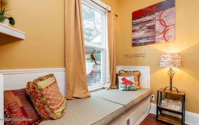 10101 Snively Ave, Jeffersontown, KY 40299