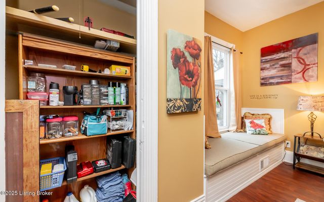 10101 Snively Ave, Jeffersontown, KY 40299