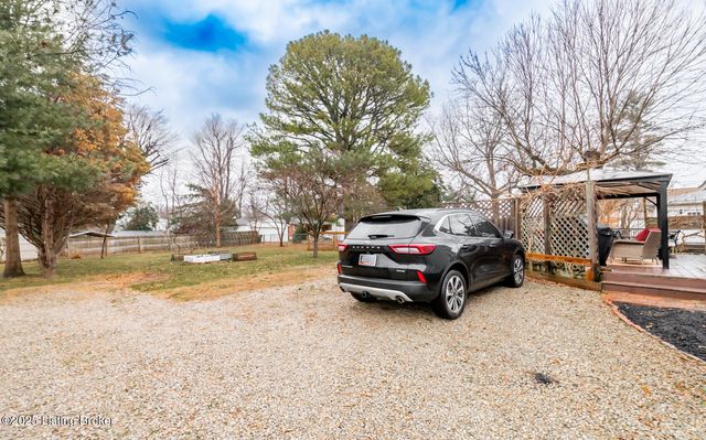 10101 Snively Ave, Jeffersontown, KY 40299