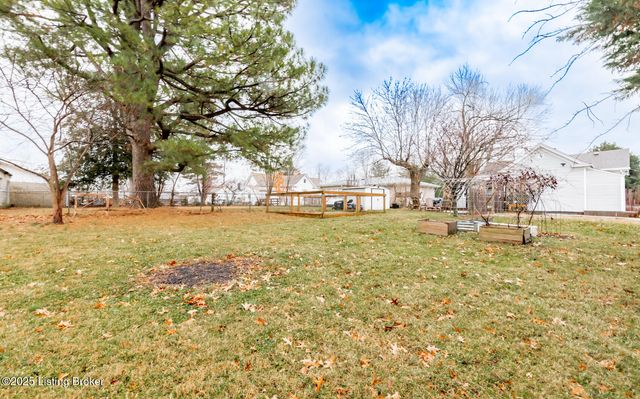 10101 Snively Ave, Jeffersontown, KY 40299