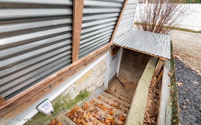 10101 Snively Ave, Jeffersontown, KY 40299