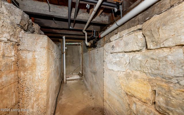 10101 Snively Ave, Jeffersontown, KY 40299