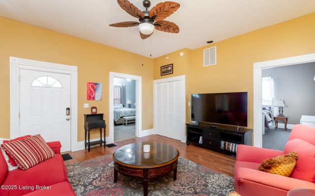 10101 Snively Ave, Jeffersontown, KY 40299