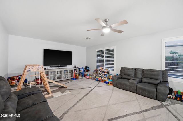 888 E CARLA VISTA Drive, Gilbert, AZ 85295