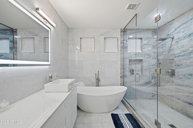 888 E CARLA VISTA Drive, Gilbert, AZ 85295