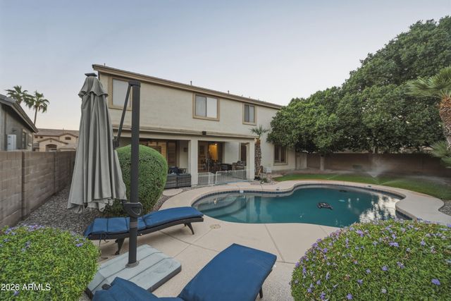 888 E CARLA VISTA Drive, Gilbert, AZ 85295