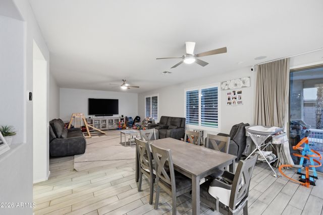 888 E CARLA VISTA Drive, Gilbert, AZ 85295