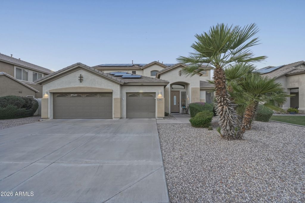 888 E CARLA VISTA Drive, Gilbert, AZ 85295