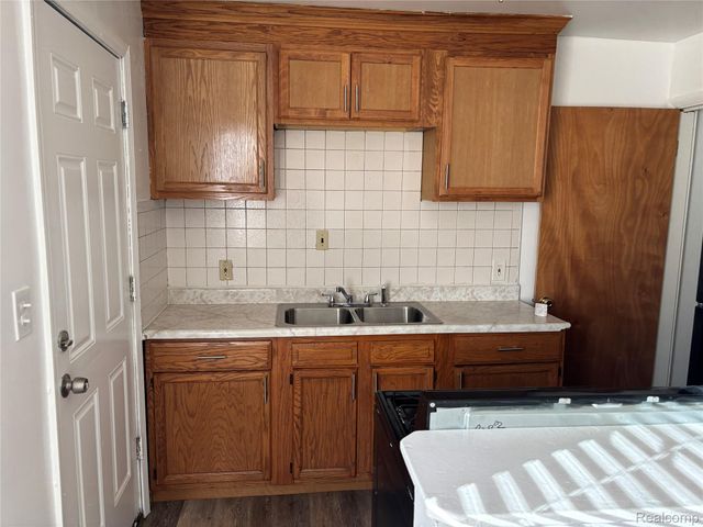 20801 Plymouth Road, Detroit, MI 48228