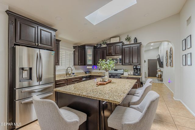 10269 Valle De Oro Drive, Socorro, TX 79927