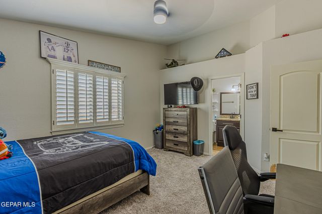 10269 Valle De Oro Drive, Socorro, TX 79927