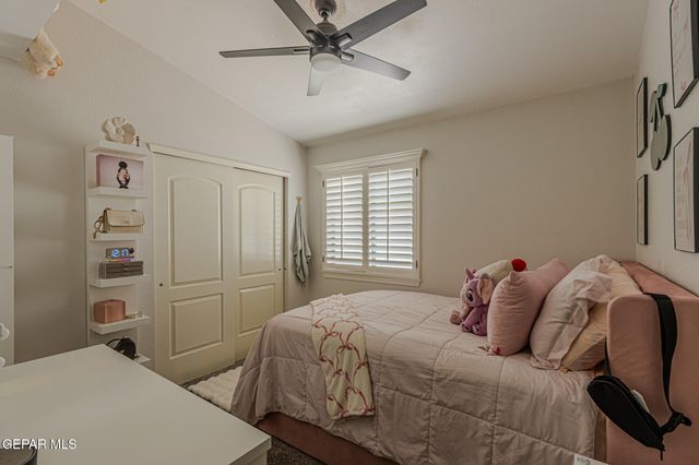 10269 Valle De Oro Drive, Socorro, TX 79927