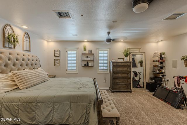 10269 Valle De Oro Drive, Socorro, TX 79927